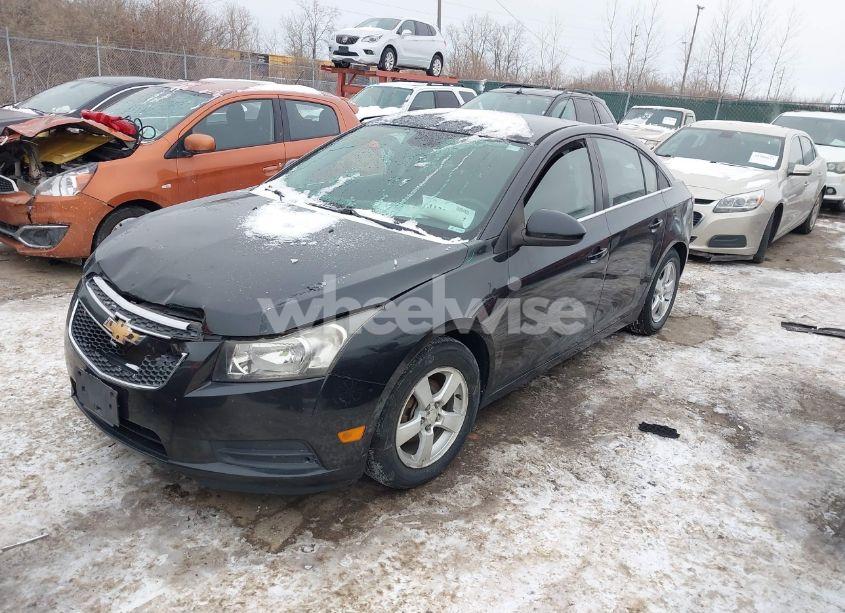 Photo 2 of 2013 Chevrolet Cruze 1LT AUTO (VIN 1G1PC5SBXD7265614)
