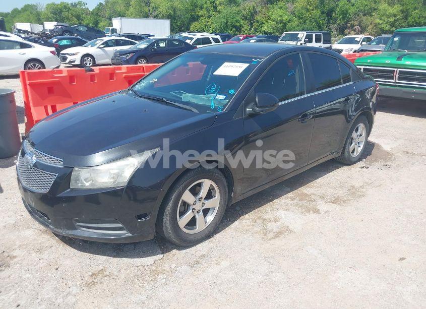 Photo 2 of 2014 Chevrolet Cruze 1LT AUTO (VIN 1G1PC5SBXE7212798)