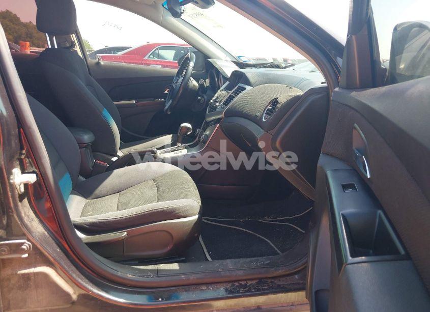 Photo 5 of 2014 Chevrolet Cruze 1LT AUTO (VIN 1G1PC5SBXE7212798)