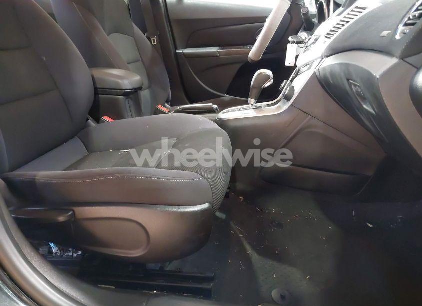 Photo 5 of 2014 Chevrolet Cruze 1LT AUTO (VIN 1G1PC5SBXE7212865)