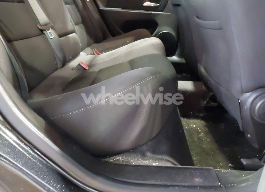 Photo 8 of 2014 Chevrolet Cruze 1LT AUTO (VIN 1G1PC5SBXE7212865)