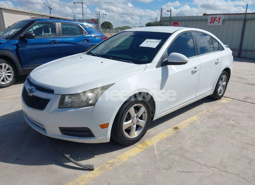 Photo 2 of 2014 Chevrolet Cruze 1LT AUTO (VIN 1G1PC5SBXE7340412)