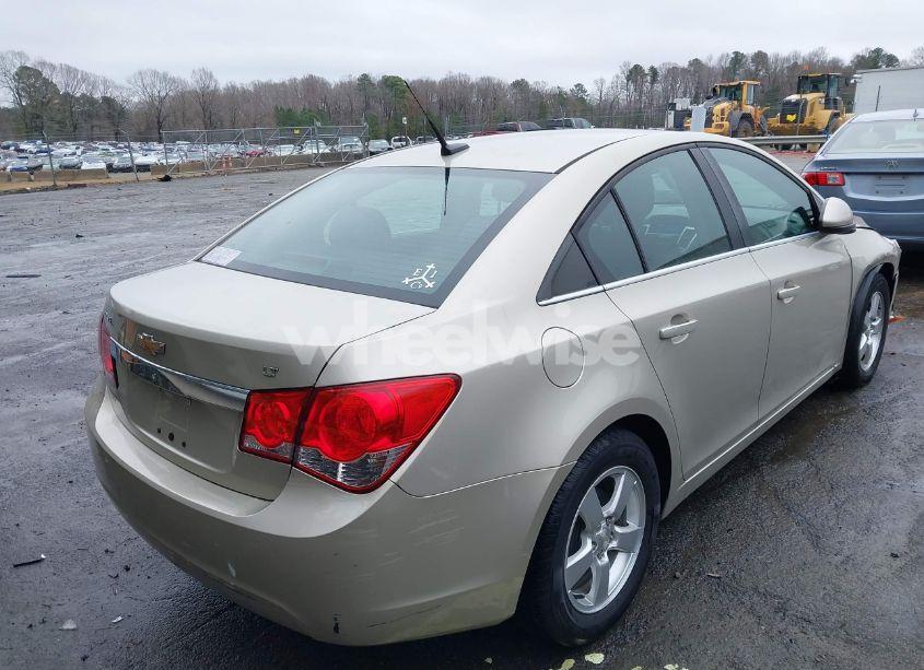 Photo 4 of 2014 Chevrolet Cruze 1LT AUTO (VIN 1G1PC5SBXE7361745)