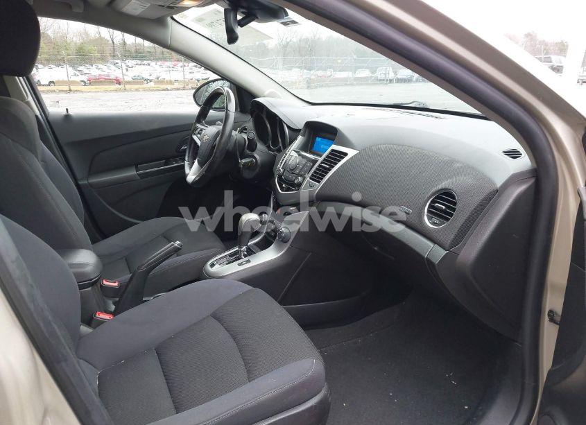 Photo 5 of 2014 Chevrolet Cruze 1LT AUTO (VIN 1G1PC5SBXE7361745)