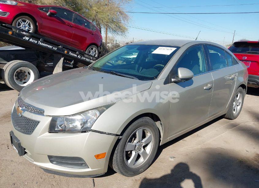 Photo 2 of 2014 Chevrolet Cruze 1LT AUTO (VIN 1G1PC5SBXE7370378)