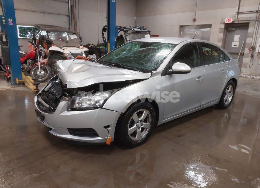 Photo 2 of 2014 Chevrolet Cruze 1LT AUTO (VIN 1G1PC5SBXE7423869)