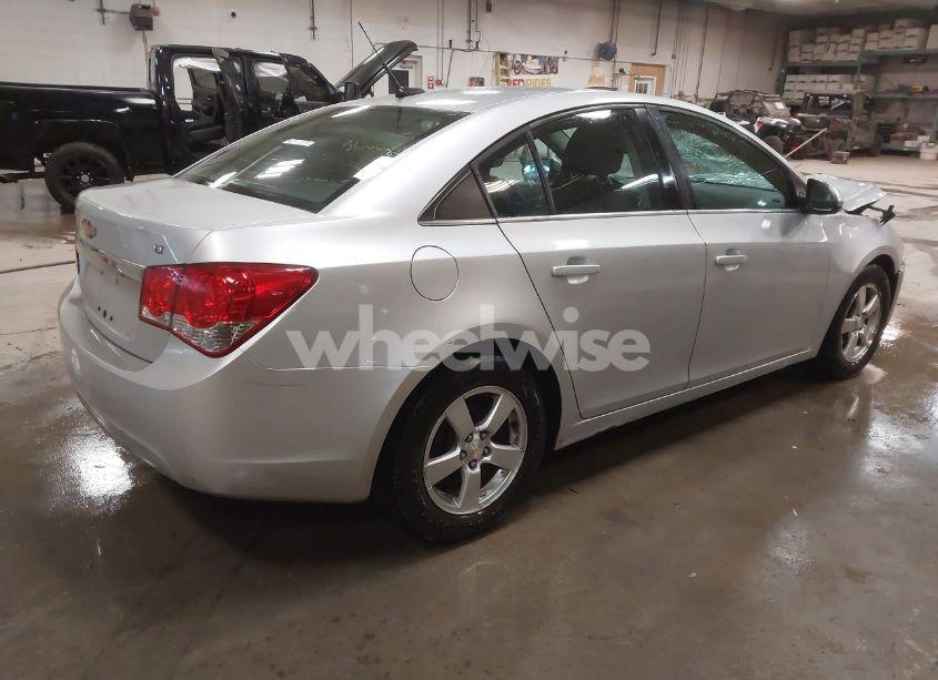Photo 4 of 2014 Chevrolet Cruze 1LT AUTO (VIN 1G1PC5SBXE7423869)