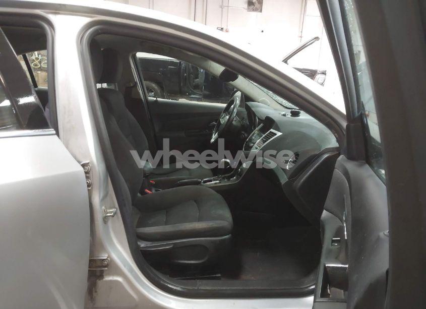 Photo 5 of 2014 Chevrolet Cruze 1LT AUTO (VIN 1G1PC5SBXE7423869)