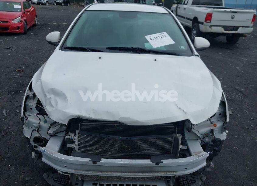 Photo 6 of 2014 Chevrolet Cruze 1LT AUTO (VIN 1G1PC5SBXE7435942)