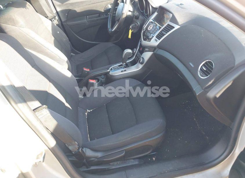 Photo 5 of 2014 Chevrolet Cruze 1LT AUTO (VIN 1G1PC5SBXE7461845)