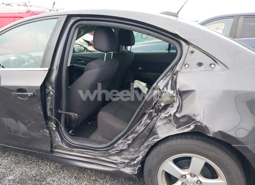 Photo 6 of 2015 Chevrolet Cruze 1LT AUTO (VIN 1G1PC5SBXF7158985)