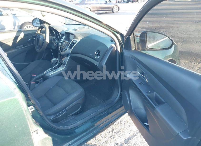 Photo 5 of 2015 Chevrolet Cruze 1LT AUTO (VIN 1G1PC5SBXF7168819)