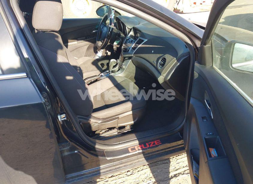 Photo 5 of 2015 Chevrolet Cruze 1LT AUTO (VIN 1G1PC5SBXF7190741)