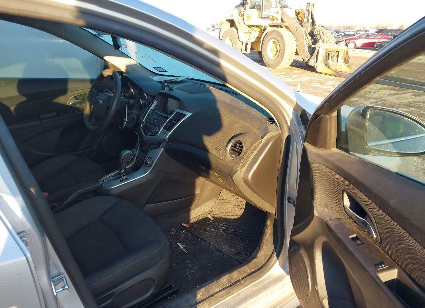 Photo 5 of 2015 Chevrolet Cruze 1LT AUTO (VIN 1G1PC5SBXF7205433)