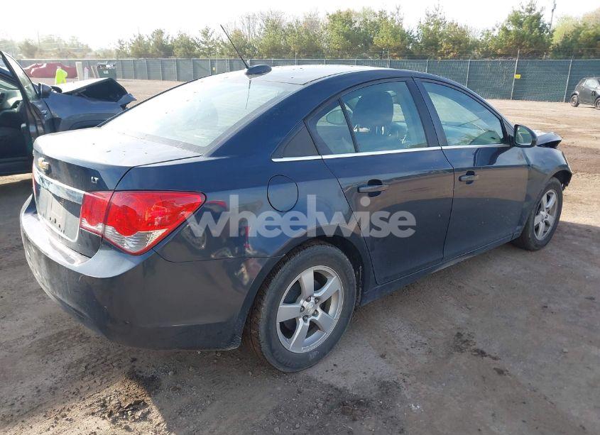 Photo 4 of 2015 Chevrolet Cruze 1LT AUTO (VIN 1G1PC5SBXF7236682)