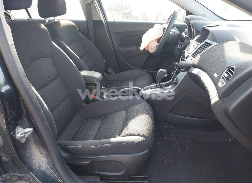 Photo 5 of 2015 Chevrolet Cruze 1LT AUTO (VIN 1G1PC5SBXF7236682)