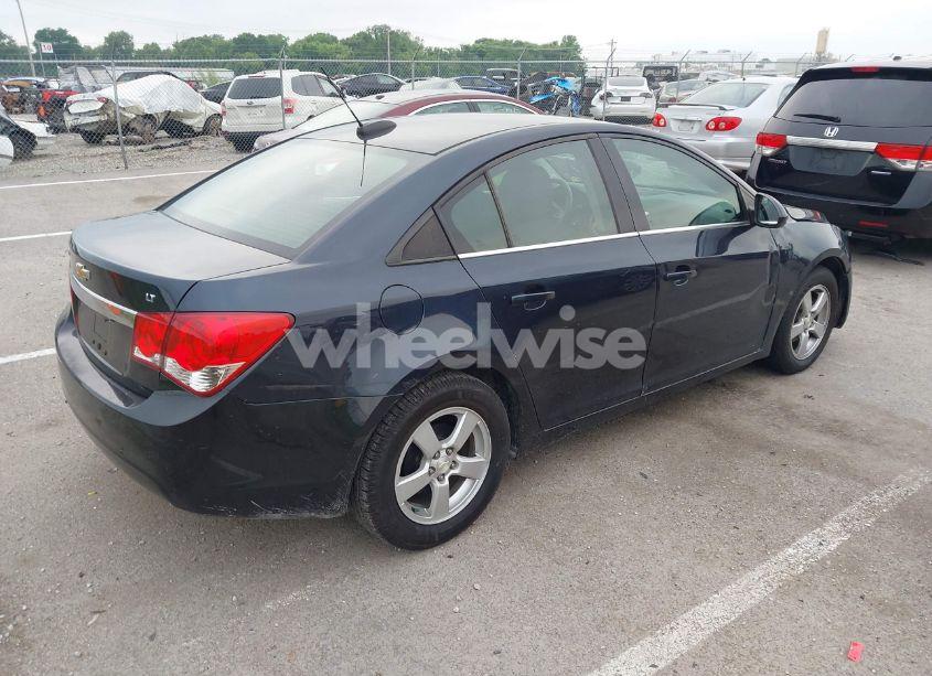 Photo 4 of 2015 Chevrolet Cruze 1LT AUTO (VIN 1G1PC5SBXF7240327)