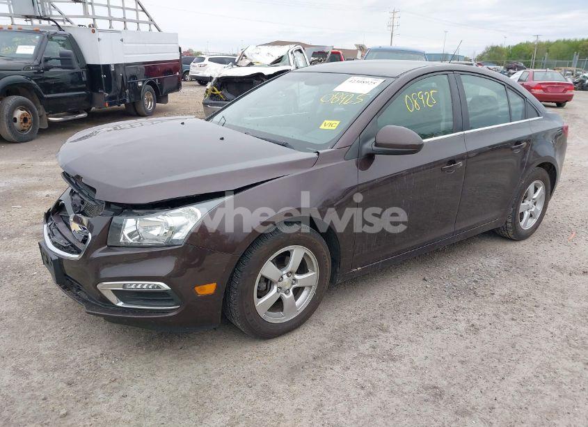 Photo 2 of 2015 Chevrolet Cruze 1LT AUTO (VIN 1G1PC5SBXF7272534)