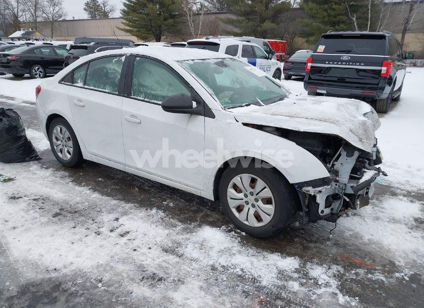 2016 Chevrolet Cruze LIMITED LS AUTO (VIN 1G1PC5SG6G7166241) main photo