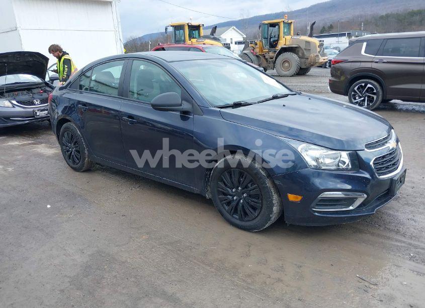 2016 Chevrolet Cruze LIMITED LS AUTO (VIN 1G1PC5SGXG7110576) main photo