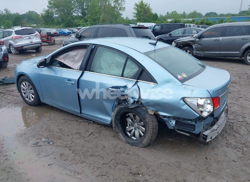 Photo 3 of 2011 Chevrolet Cruze LS (VIN 1G1PC5SH0B7137092)