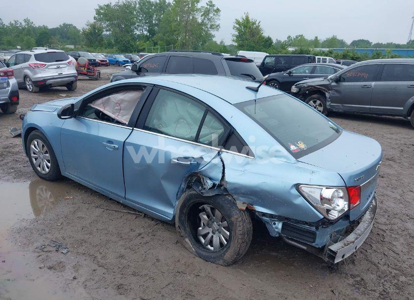 Photo 6 of 2011 Chevrolet Cruze LS (VIN 1G1PC5SH0B7137092)