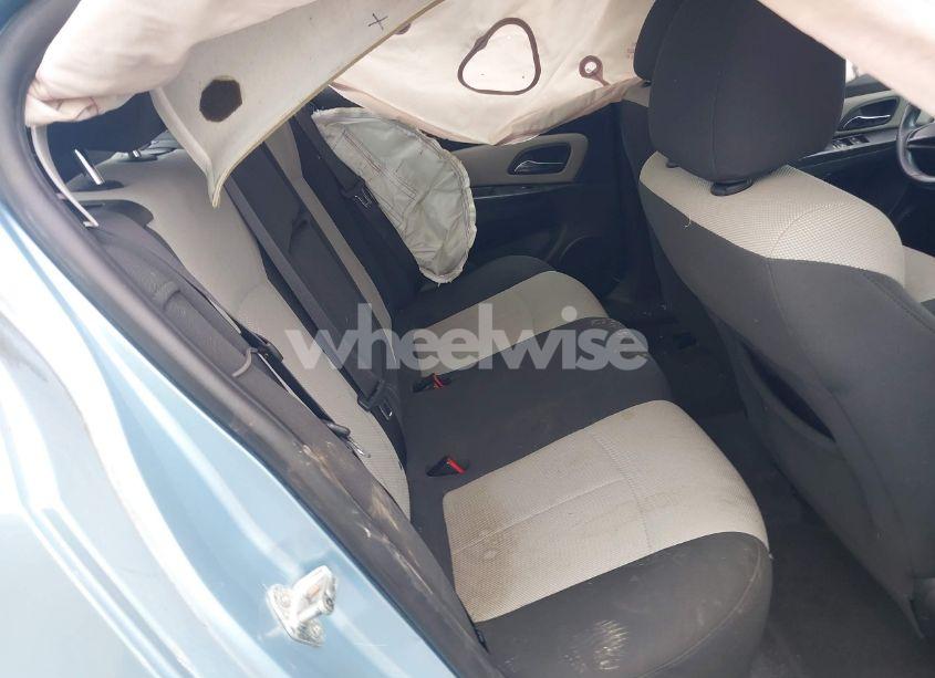 Photo 8 of 2011 Chevrolet Cruze LS (VIN 1G1PC5SH0B7137092)