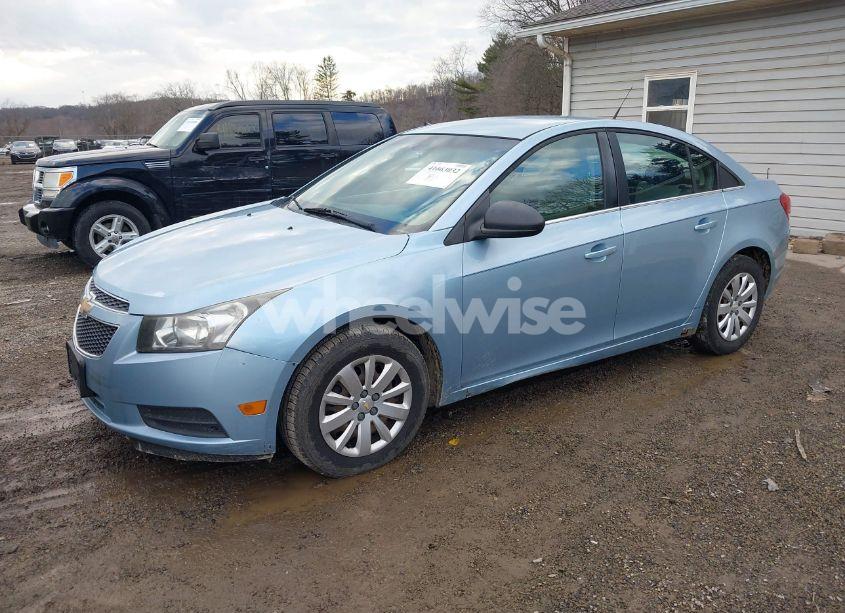Photo 2 of 2011 Chevrolet Cruze LS (VIN 1G1PC5SH0B7151865)
