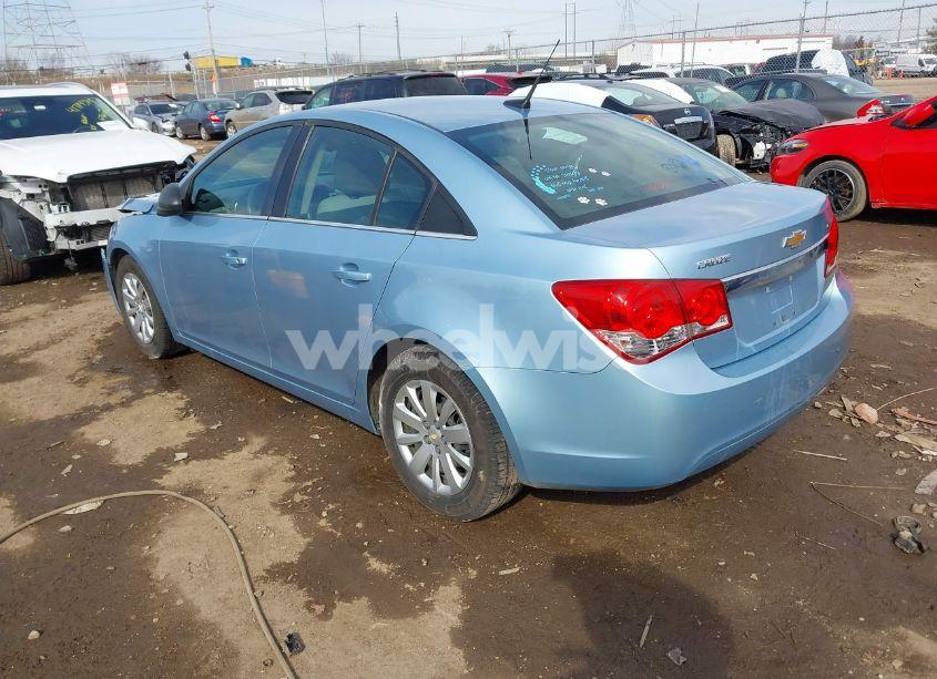 Photo 3 of 2011 Chevrolet Cruze LS (VIN 1G1PC5SH0B7171744)