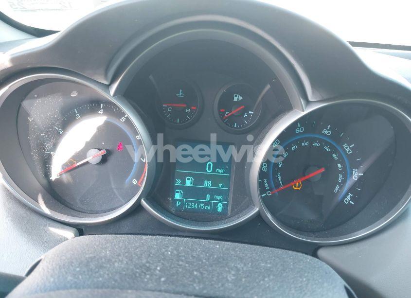 Photo 7 of 2012 Chevrolet Cruze LS (VIN 1G1PC5SH0C7117202)