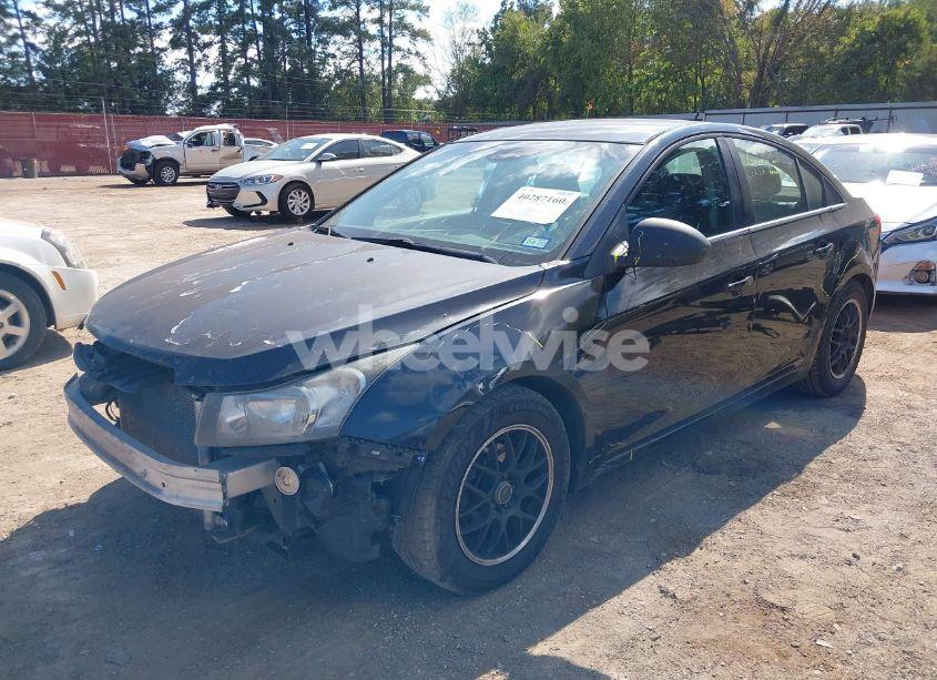Photo 2 of 2012 Chevrolet Cruze LS (VIN 1G1PC5SH0C7140298)
