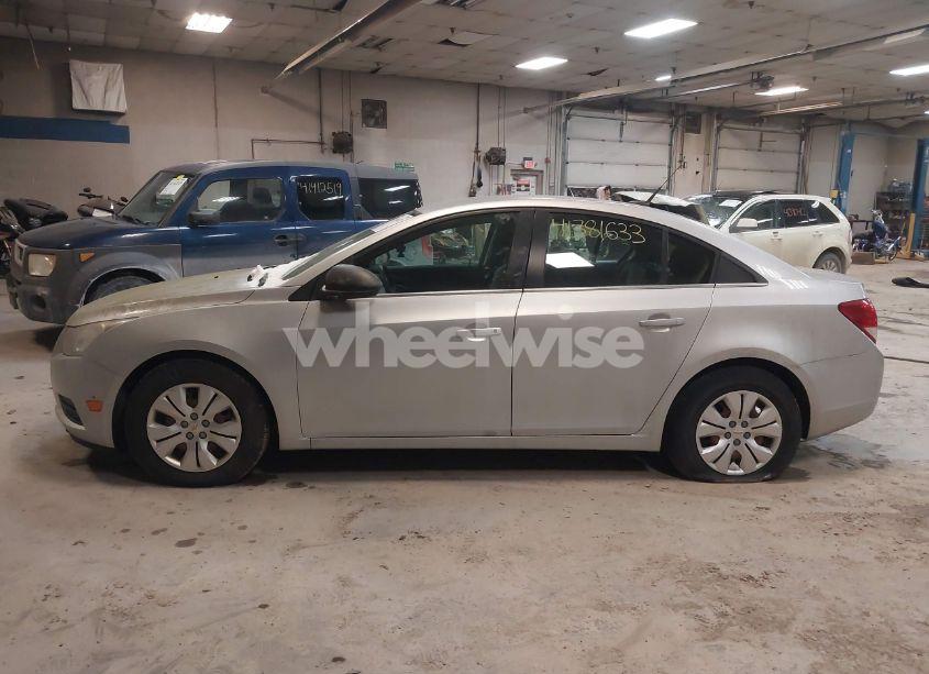 Photo 12 of 2012 Chevrolet Cruze LS (VIN 1G1PC5SH0C7165332)