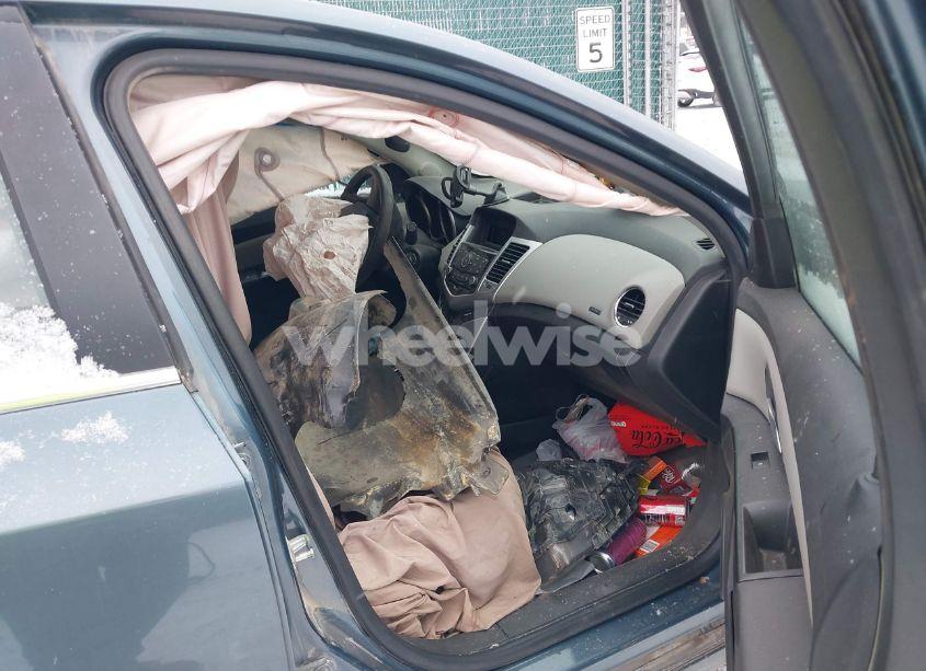 Photo 5 of 2012 Chevrolet Cruze LS (VIN 1G1PC5SH0C7201407)