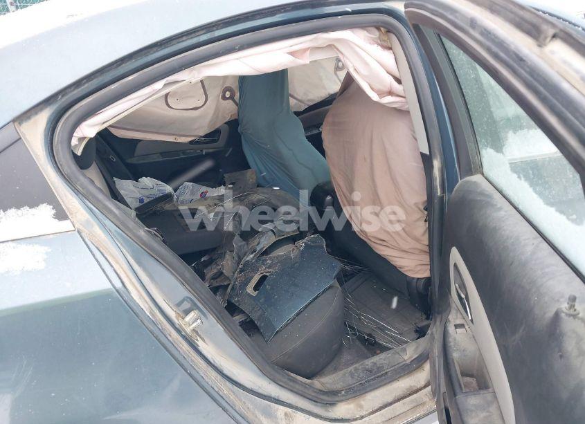 Photo 8 of 2012 Chevrolet Cruze LS (VIN 1G1PC5SH0C7201407)