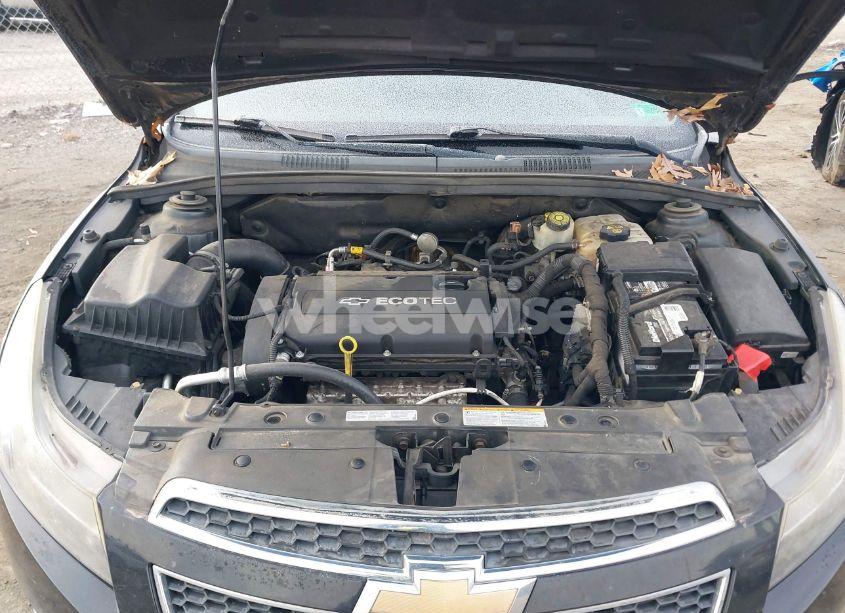 Photo 10 of 2012 Chevrolet Cruze LS (VIN 1G1PC5SH0C7233807)