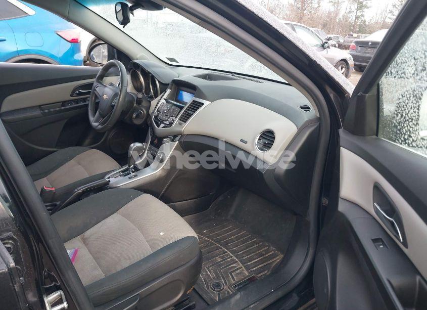 Photo 5 of 2012 Chevrolet Cruze LS (VIN 1G1PC5SH0C7233807)