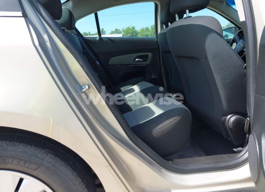 Photo 8 of 2012 Chevrolet Cruze LS (VIN 1G1PC5SH0C7235198)