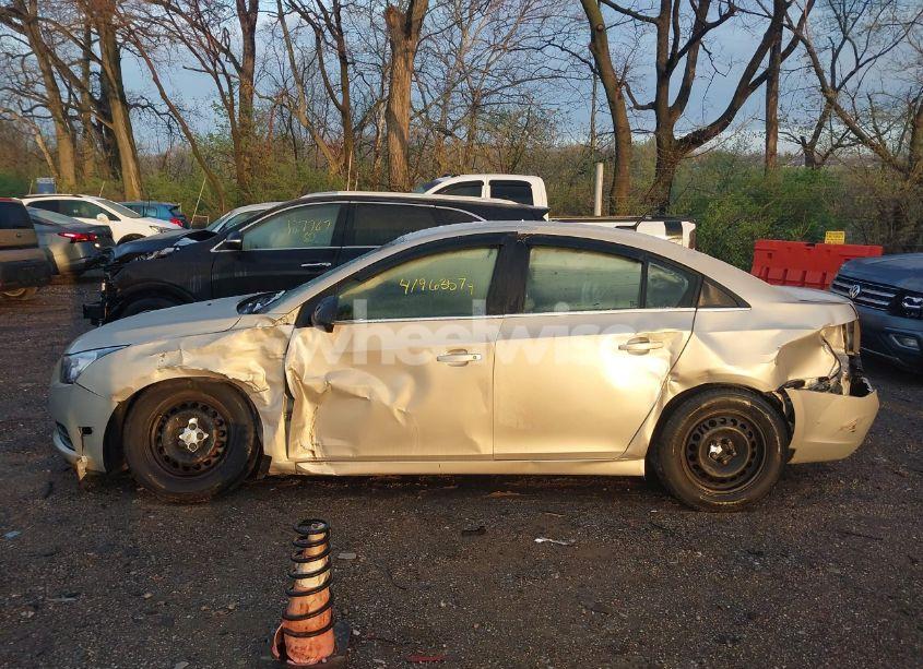 Photo 15 of 2012 Chevrolet Cruze LS (VIN 1G1PC5SH0C7242345)