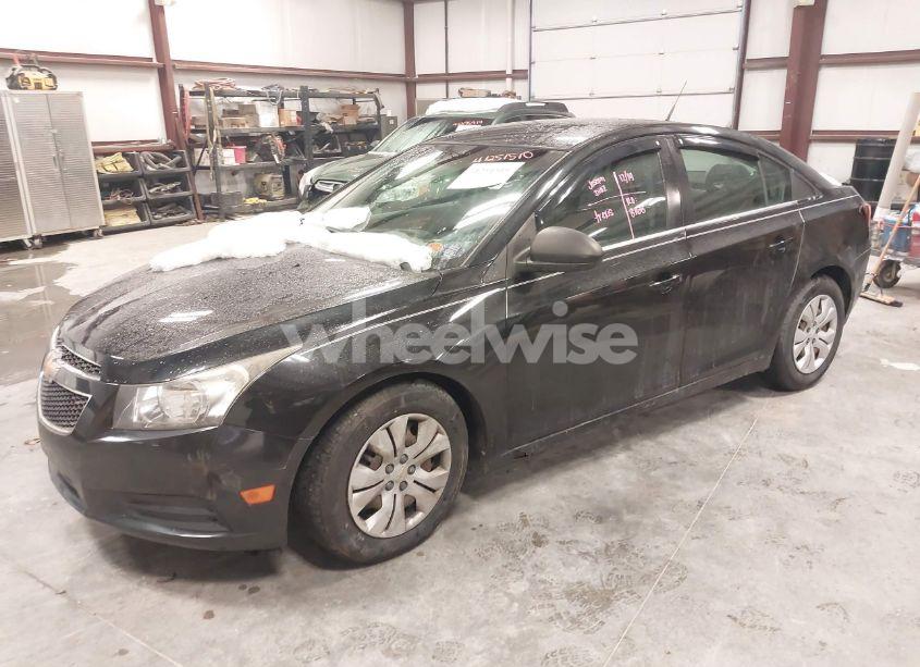 Photo 2 of 2012 Chevrolet Cruze LS (VIN 1G1PC5SH0C7276043)