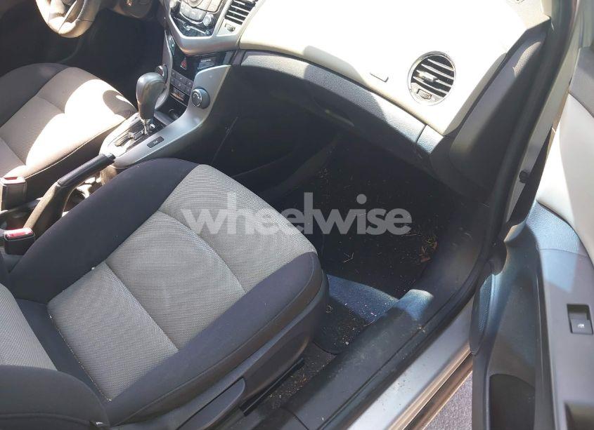 Photo 5 of 2012 Chevrolet Cruze LS (VIN 1G1PC5SH0C7298995)