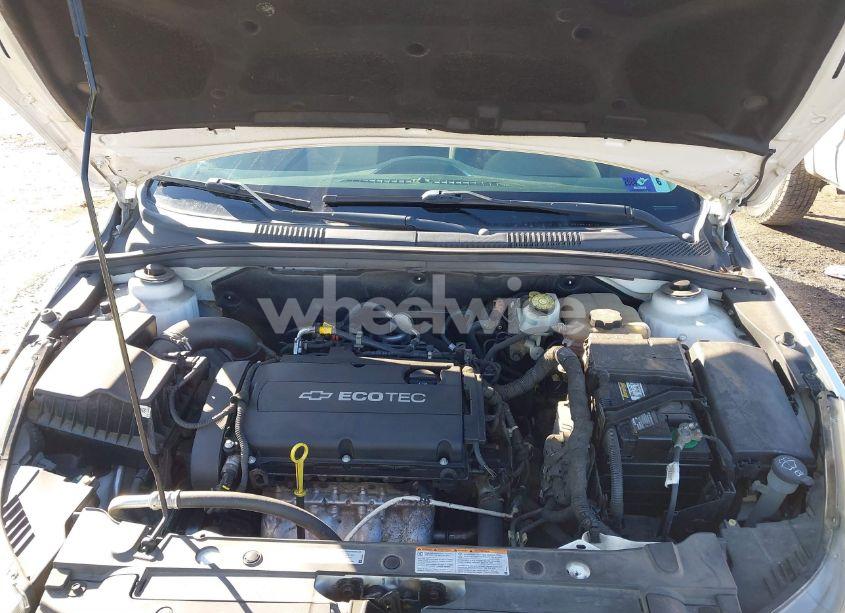 Photo 10 of 2012 Chevrolet Cruze LS (VIN 1G1PC5SH0C7299287)