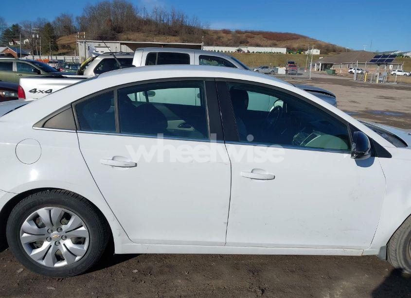Photo 13 of 2012 Chevrolet Cruze LS (VIN 1G1PC5SH0C7299287)