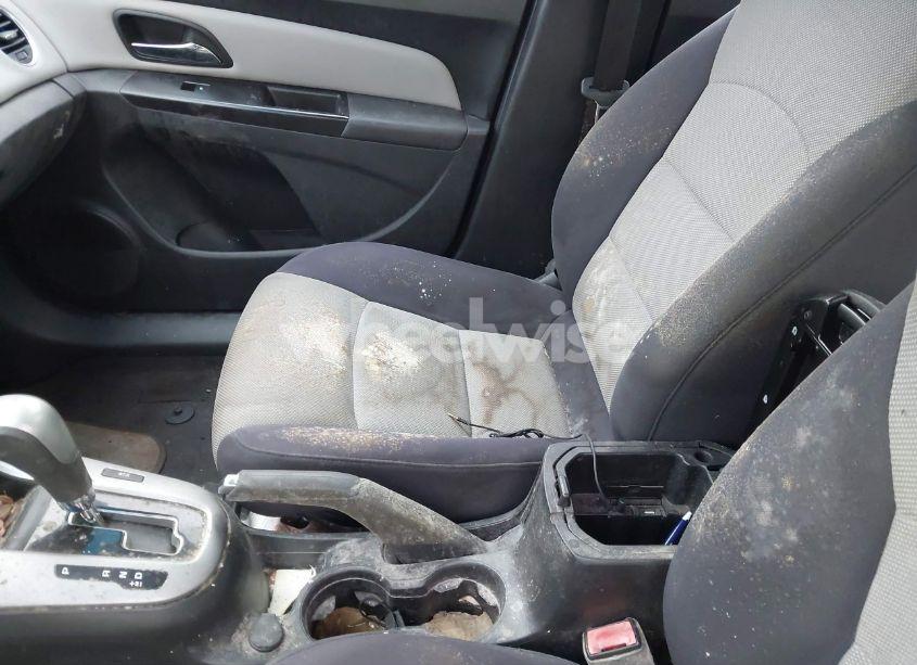 Photo 14 of 2012 Chevrolet Cruze LS (VIN 1G1PC5SH0C7307520)