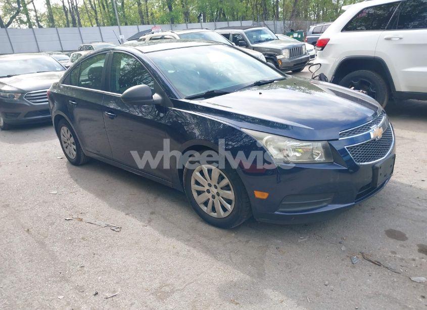 2011 Chevrolet Cruze LS (VIN 1G1PC5SH1B7179402) main photo