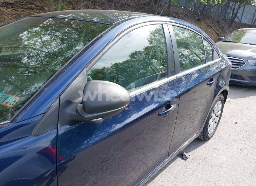 Photo 12 of 2011 Chevrolet Cruze LS (VIN 1G1PC5SH1B7179402)