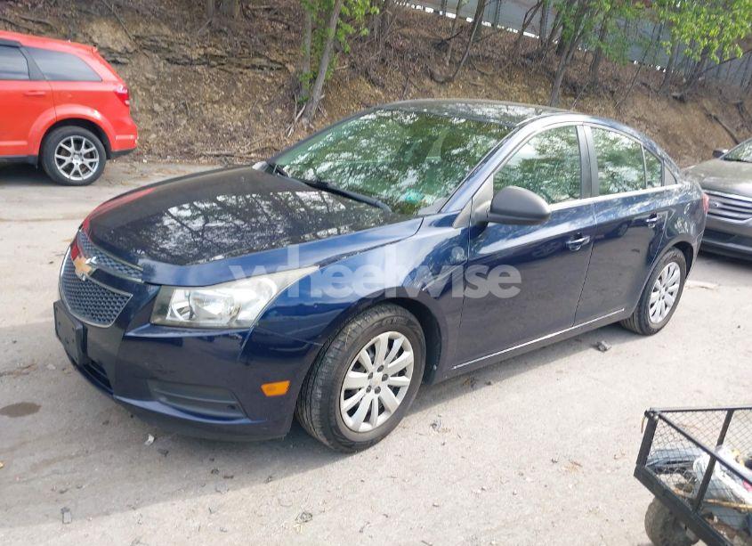 Photo 2 of 2011 Chevrolet Cruze LS (VIN 1G1PC5SH1B7179402)