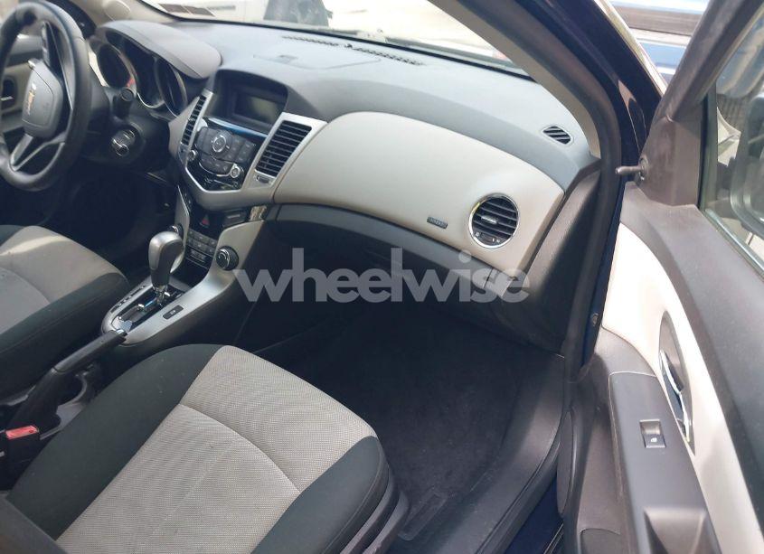 Photo 5 of 2011 Chevrolet Cruze LS (VIN 1G1PC5SH1B7179402)