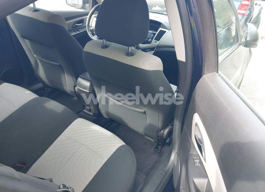 Photo 8 of 2011 Chevrolet Cruze LS (VIN 1G1PC5SH1B7179402)