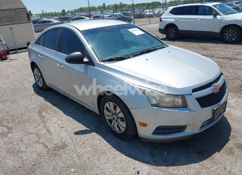 2011 Chevrolet Cruze LS (VIN 1G1PC5SH1B7273702) main photo