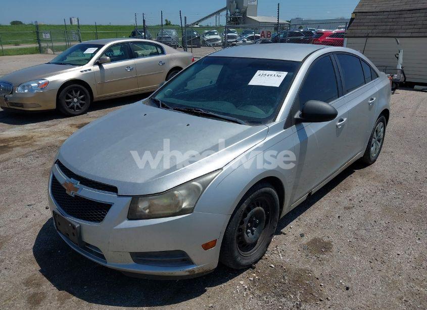 Photo 2 of 2011 Chevrolet Cruze LS (VIN 1G1PC5SH1B7273702)
